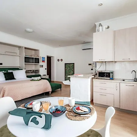 Apartment Dinghy - By Myhomeincomo Como
